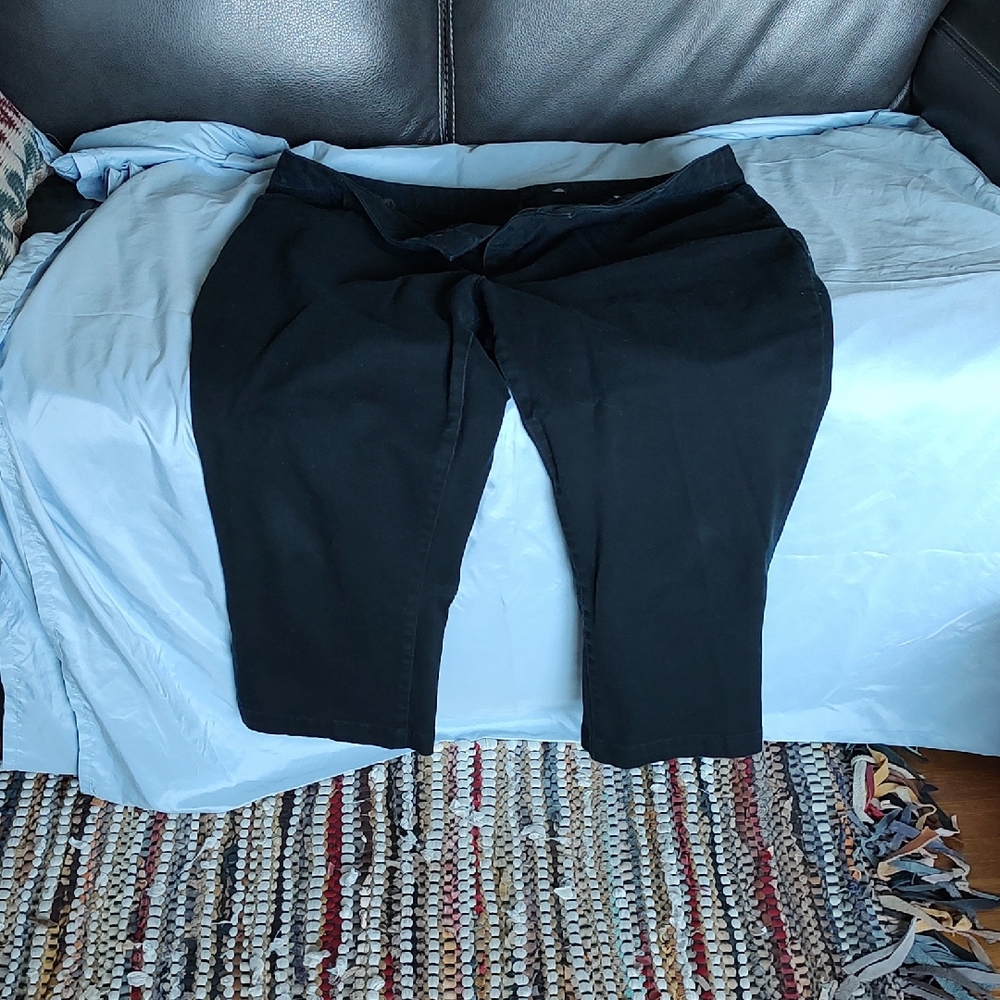 Black Pants/Capris